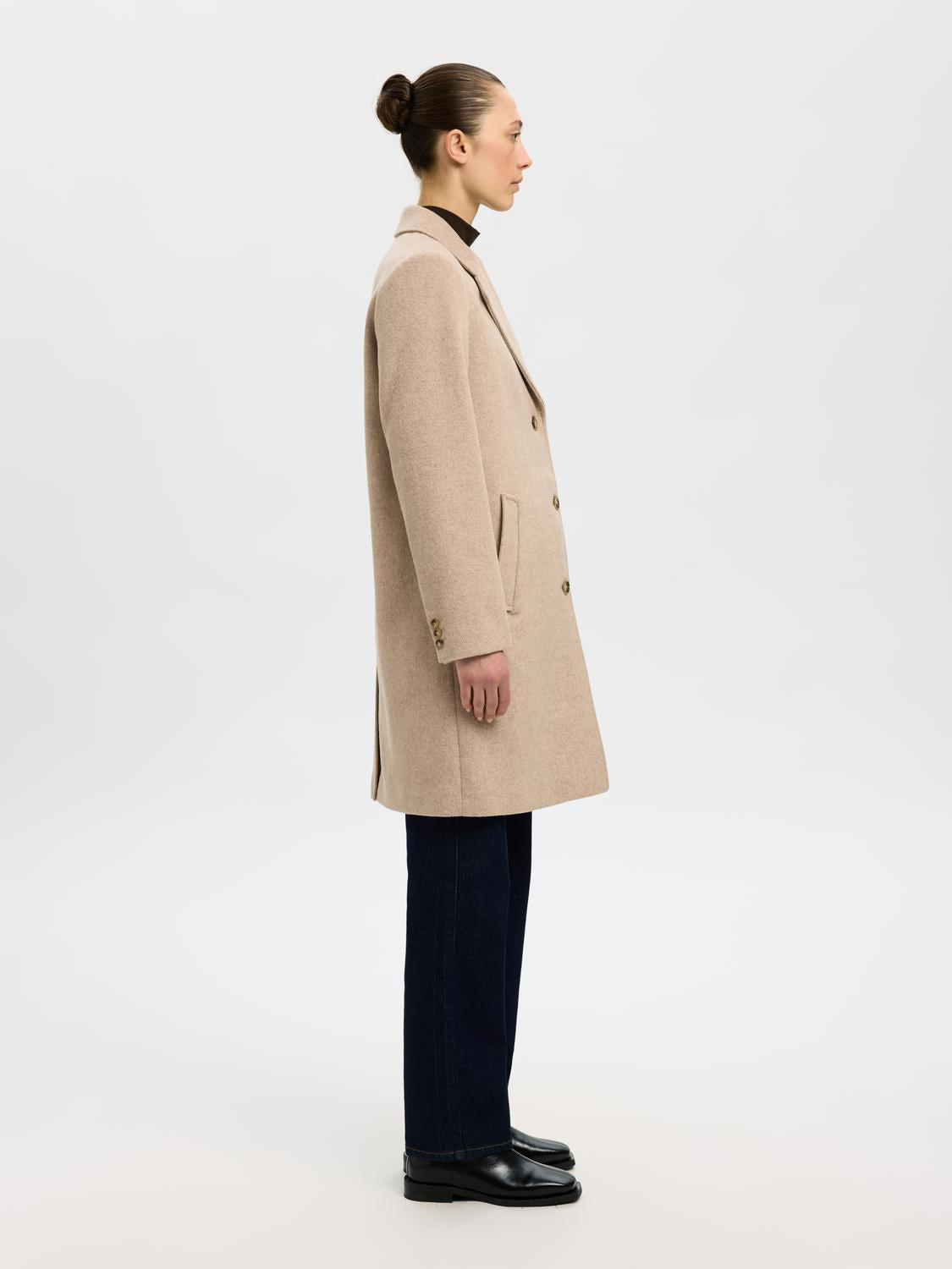 model_shot-front